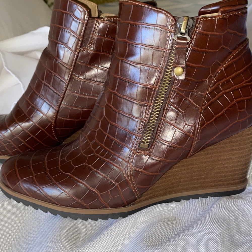 Naturalizer Soul Haley brown boots Croc comfortable zipper Ankle Wedge classy 8